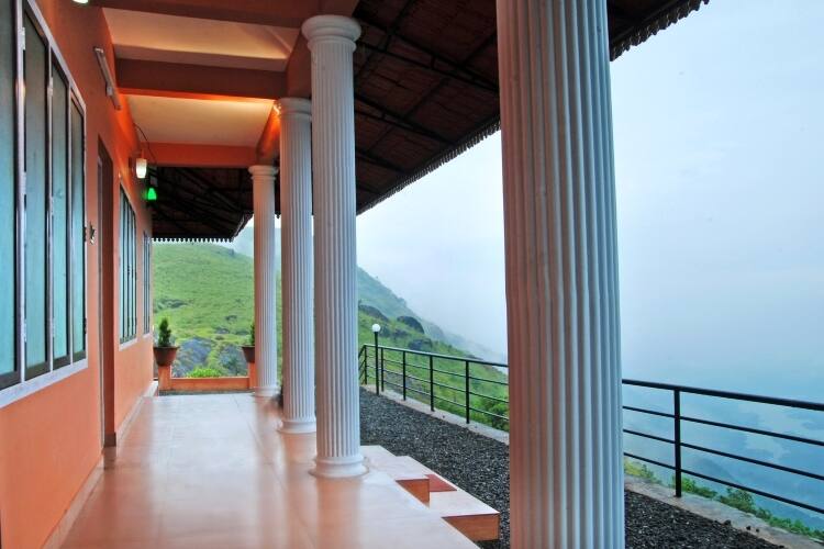 Vettoms Lakeview Resort, Thodupuzha 4